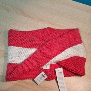 NWT Chico's Coral and White Knit Invinity Scarf